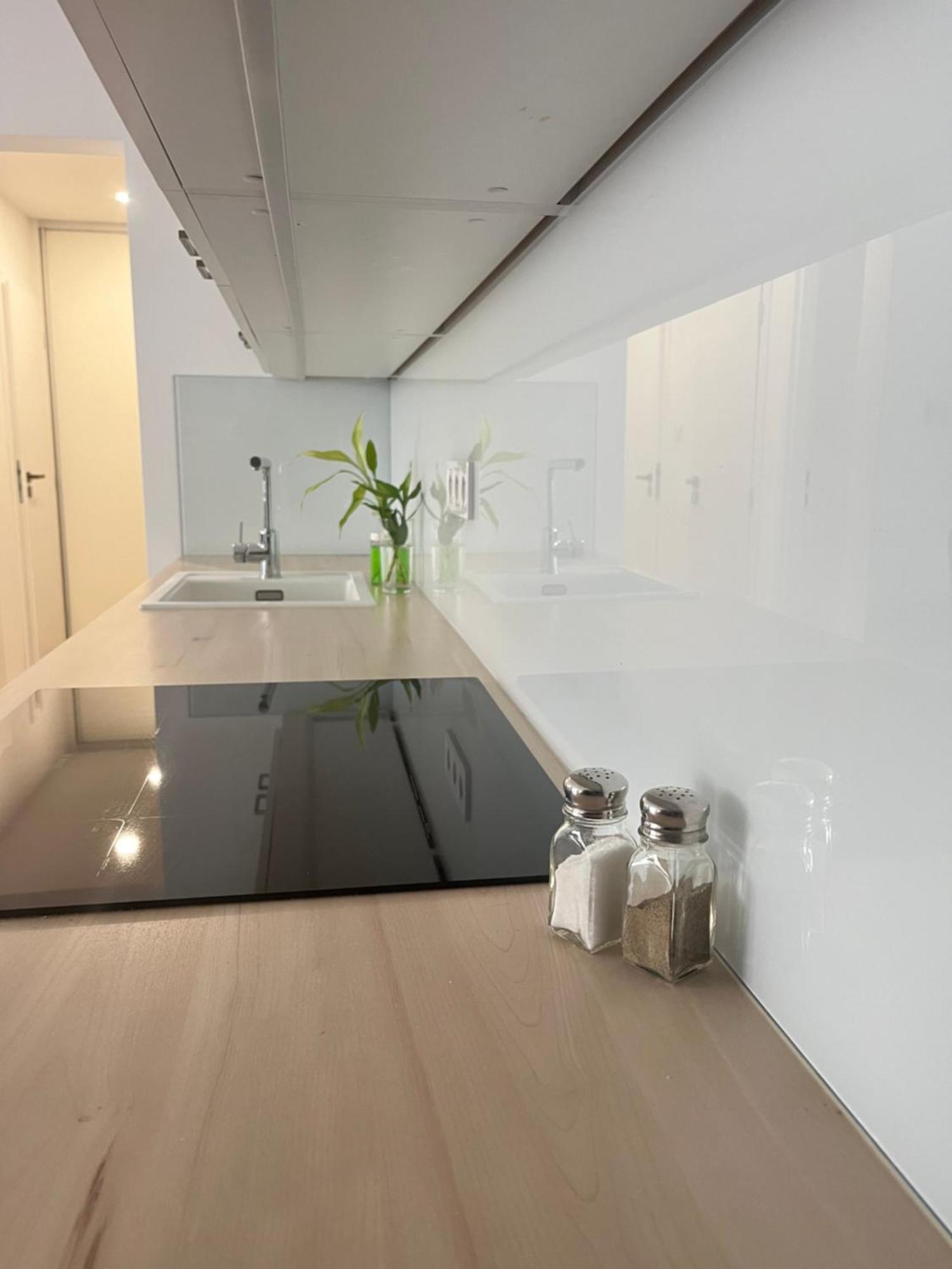 Elegant Escape Apartment III - Free Parking, Easy Access To City Center 브라티슬라바 외부 사진